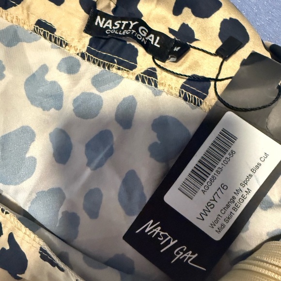 Nasty Gal Leopard Print Midi Skirt in Brown and Black - Picture 5 of 6